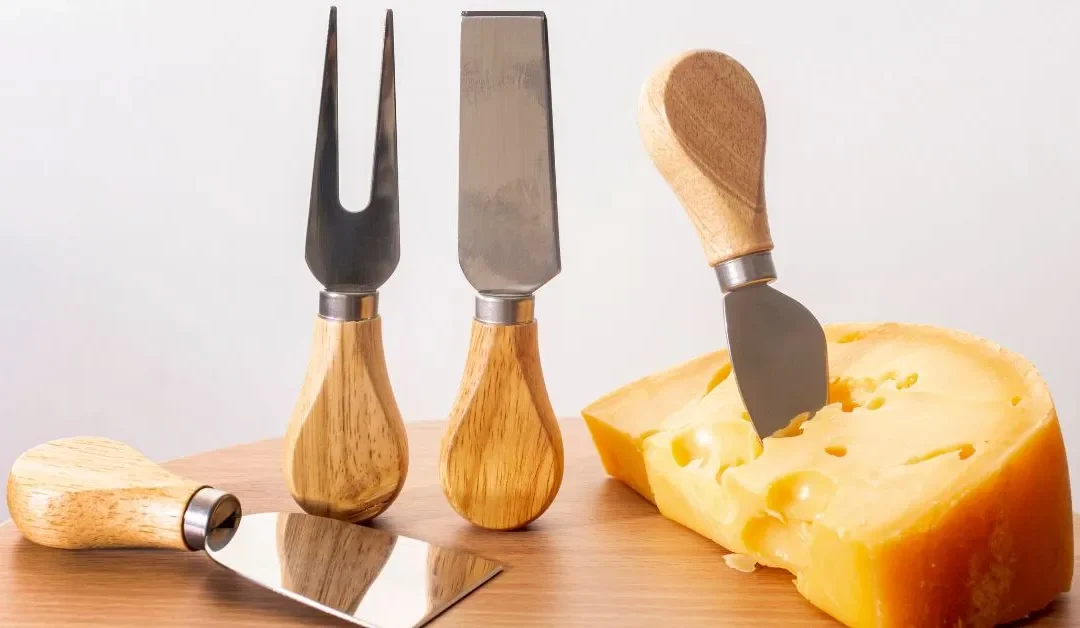 ¿Qué cuchillo para cortar quesos necesitas según el tipo de queso?