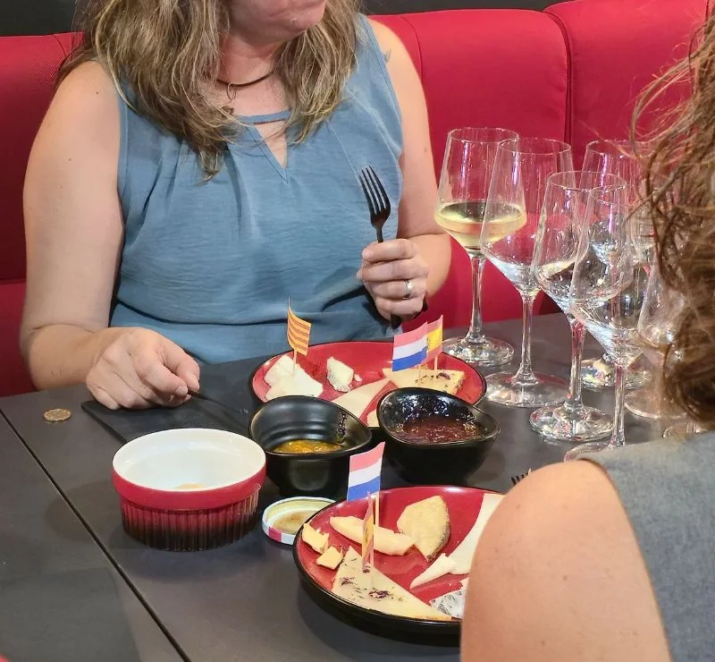 platos segunda cata de quesos y vinos en Granollers